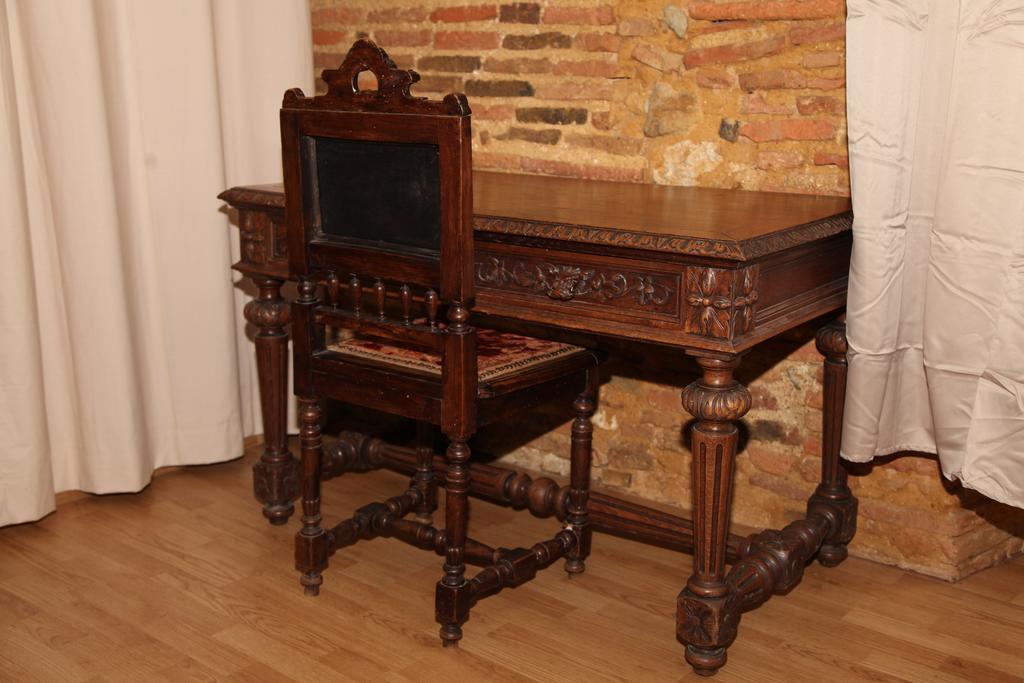 Cafe De France Bed & Breakfast Eauze Rom bilde