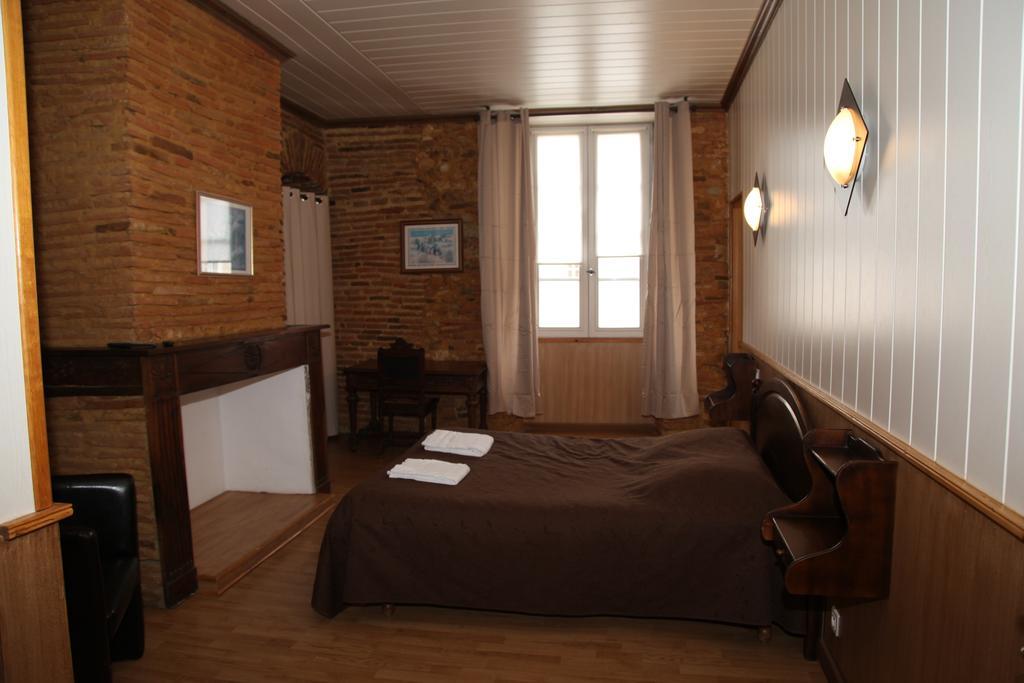Cafe De France Bed & Breakfast Eauze Rom bilde